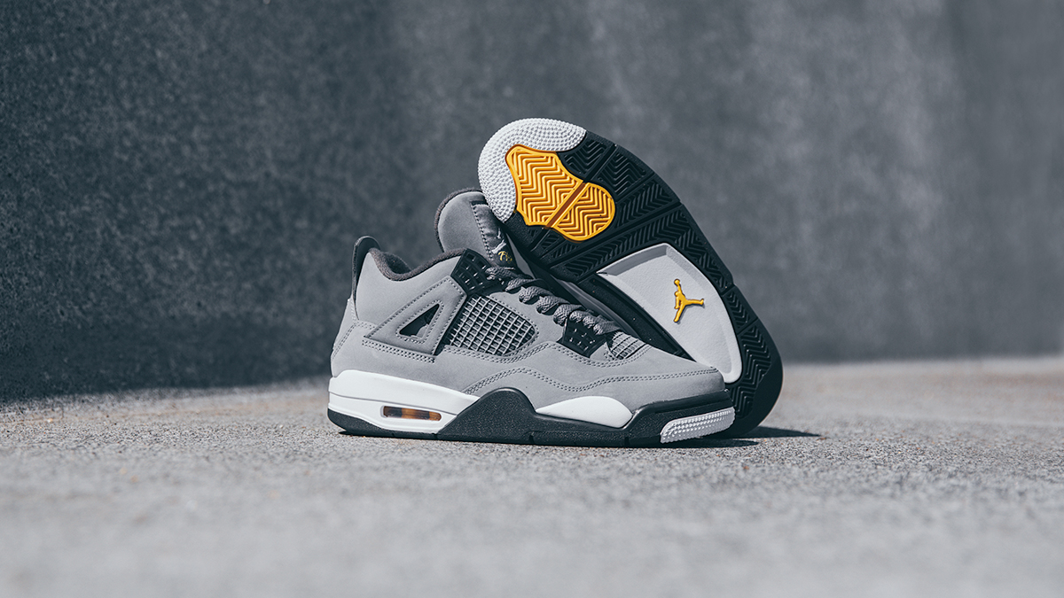 Air Jordan IV 